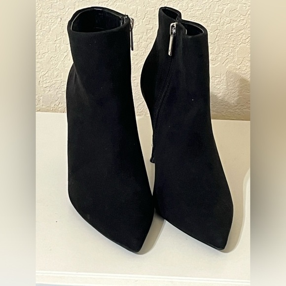 JLO Jennifer Lopez Porchia 2 Black Ankle Bootie Size 8M Spike Heel - Picture 7 of 9